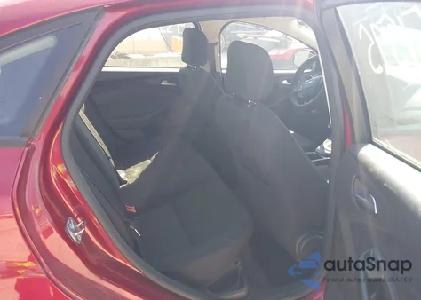 2017 Ford Focus Se z USA, uszkodzony, nr VIN 1FADP3F2XHL243225